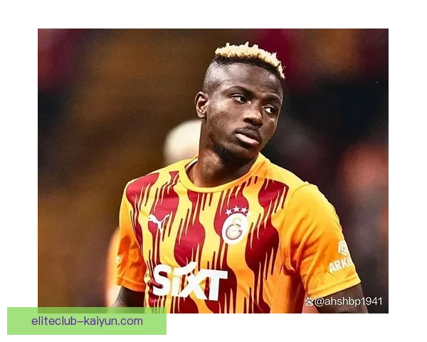 那不勒斯如何使用奥斯梅恩？分析其在战术体系中的关键角色与表现。